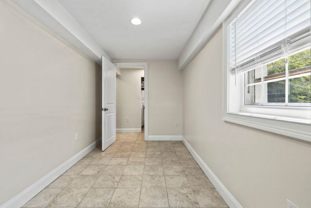 6r Fairview Ave, Swampscott, MA 01907