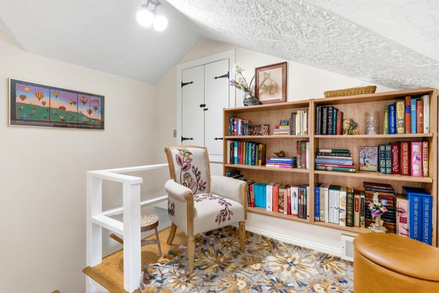 6r Fairview Ave, Swampscott, MA 01907