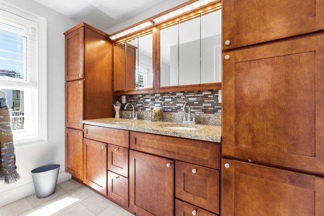 6r Fairview Ave, Swampscott, MA 01907