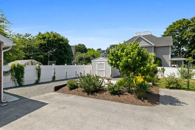 6r Fairview Ave, Swampscott, MA 01907
