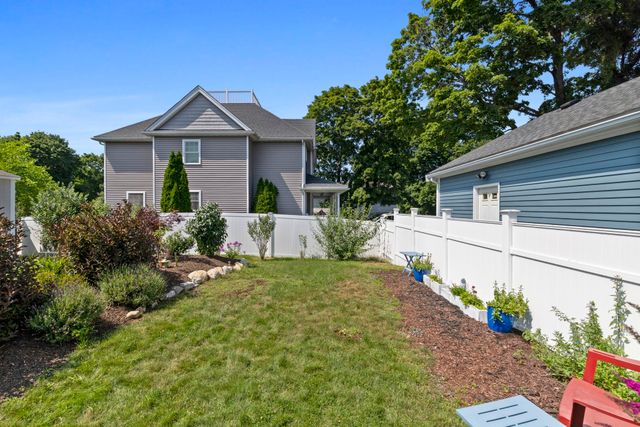 6r Fairview Ave, Swampscott, MA 01907