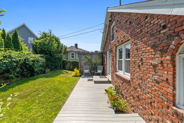 6r Fairview Ave, Swampscott, MA 01907