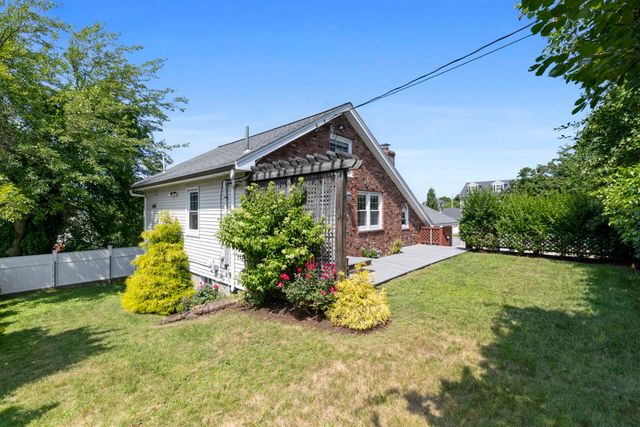 6r Fairview Ave, Swampscott, MA 01907