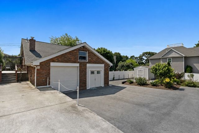 6r Fairview Ave, Swampscott, MA 01907