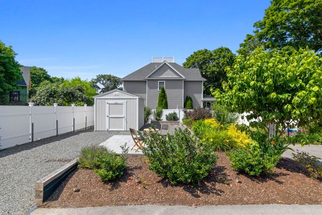 6r Fairview Ave, Swampscott, MA 01907