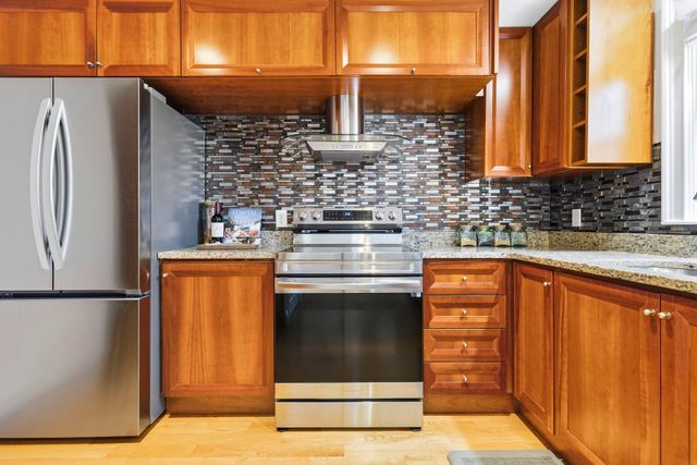 6r Fairview Ave, Swampscott, MA 01907