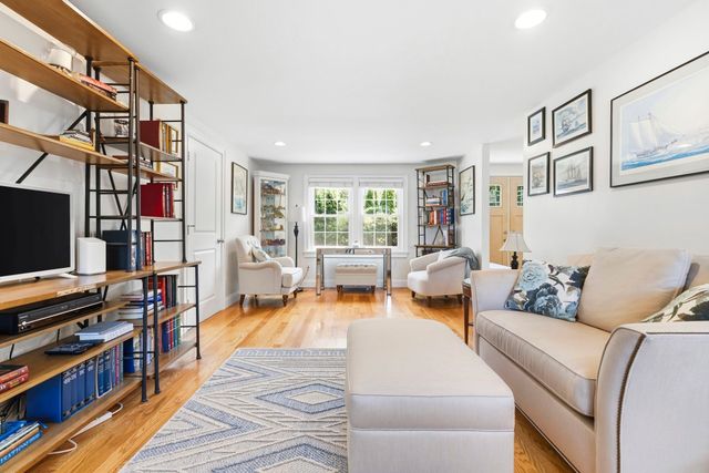6r Fairview Ave, Swampscott, MA 01907