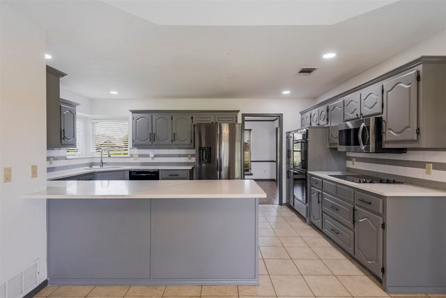 519 Hiwasee Road, Waxahachie, TX 75165