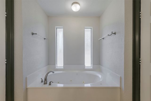 519 Hiwasee Road, Waxahachie, TX 75165