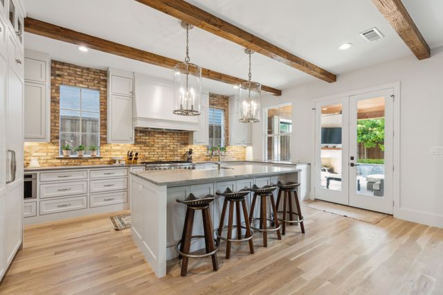 6622 Blue Valley Lane, Dallas, TX 75214