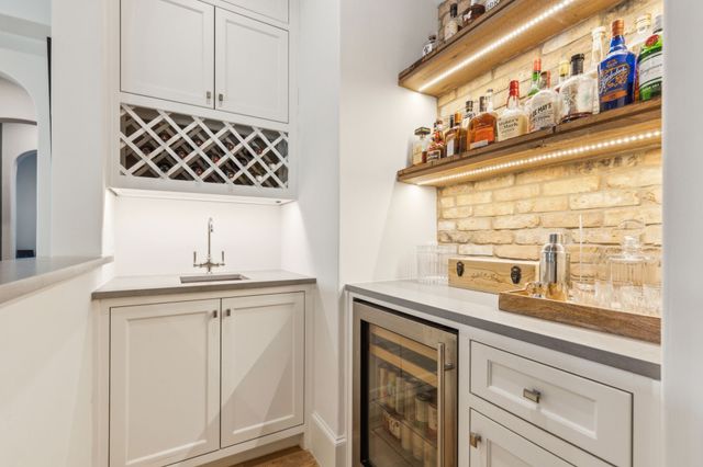 6622 Blue Valley Lane, Dallas, TX 75214