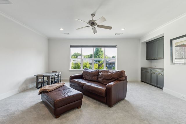 6622 Blue Valley Lane, Dallas, TX 75214