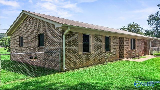 80 Mcdonald Lane, Guntersville, AL 35976