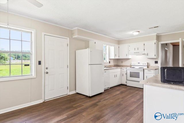 80 Mcdonald Lane, Guntersville, AL 35976