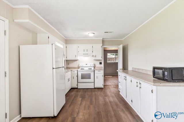 80 Mcdonald Lane, Guntersville, AL 35976