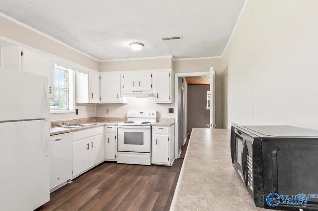 80 Mcdonald Lane, Guntersville, AL 35976