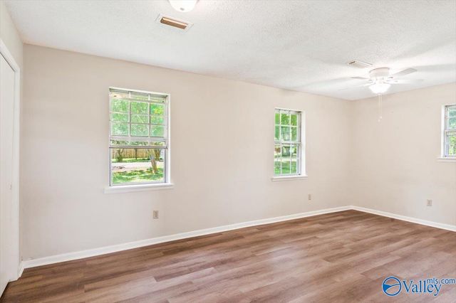 80 Mcdonald Lane, Guntersville, AL 35976