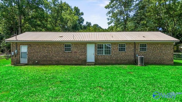 80 Mcdonald Lane, Guntersville, AL 35976