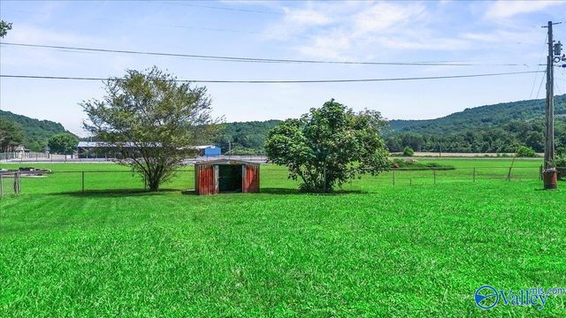 80 Mcdonald Lane, Guntersville, AL 35976