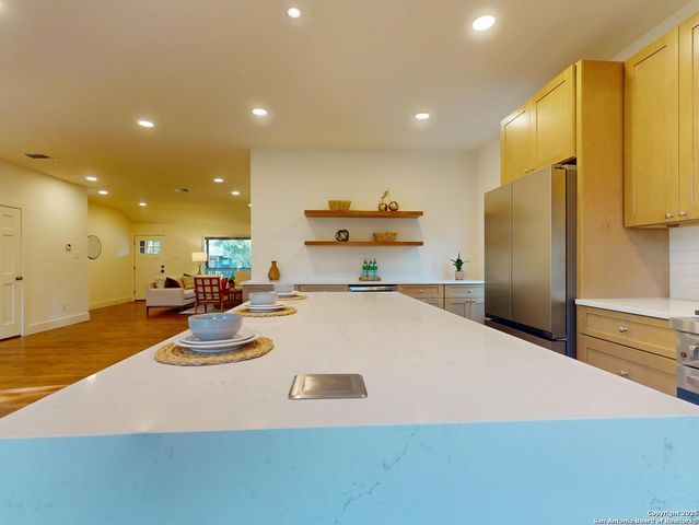 141 chevy chase, San Antonio, TX 78209