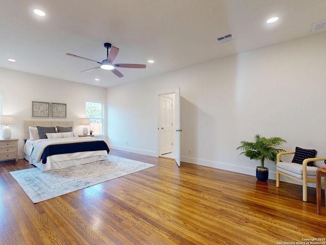 141 chevy chase, San Antonio, TX 78209