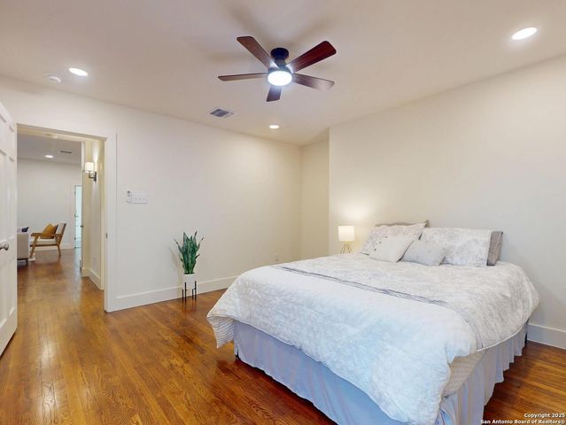 141 chevy chase, San Antonio, TX 78209