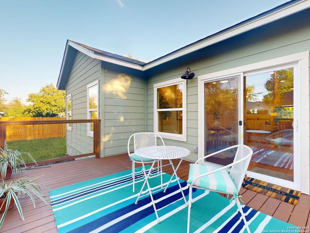 141 chevy chase, San Antonio, TX 78209