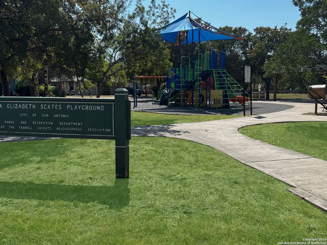 141 chevy chase, San Antonio, TX 78209