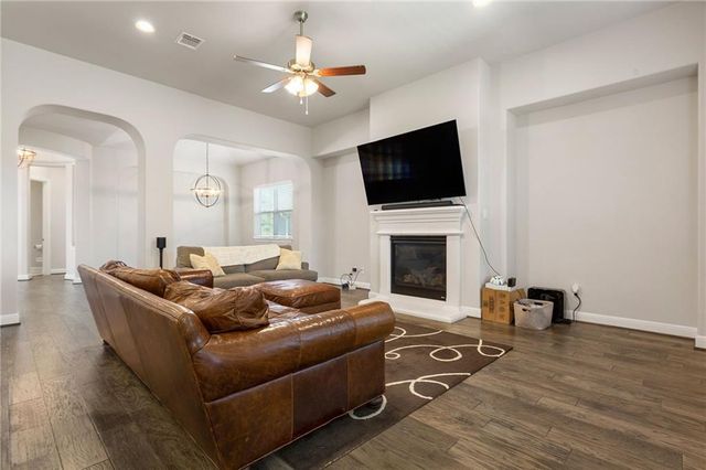 308 Milano DR, Liberty Hill, TX 78642