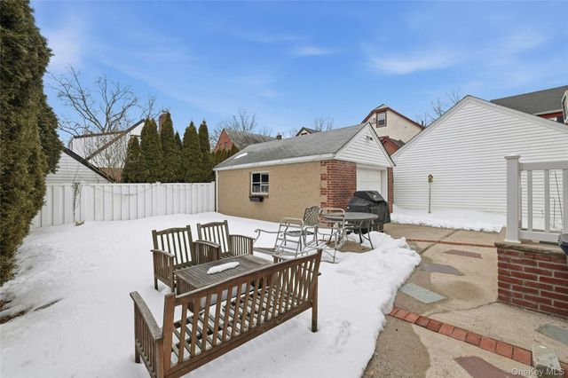 348 Carnation Avenue, Floral Park, NY 11001