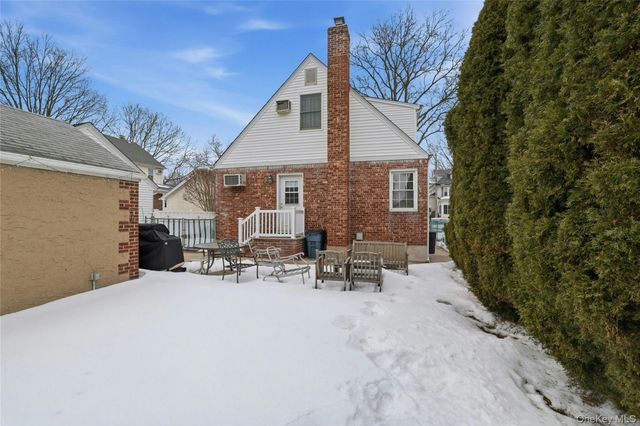 348 Carnation Avenue, Floral Park, NY 11001