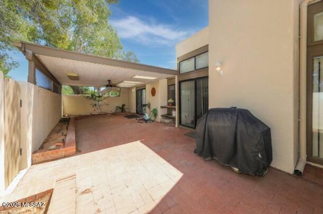 6861 E Dorado Court, Tucson, AZ 85715