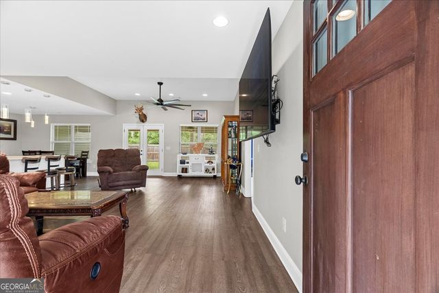 407 Beamer Road SW, Calhoun, GA 30701