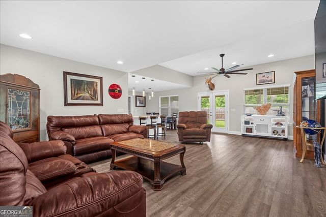 407 Beamer Road SW, Calhoun, GA 30701