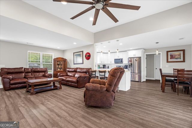 407 Beamer Road SW, Calhoun, GA 30701