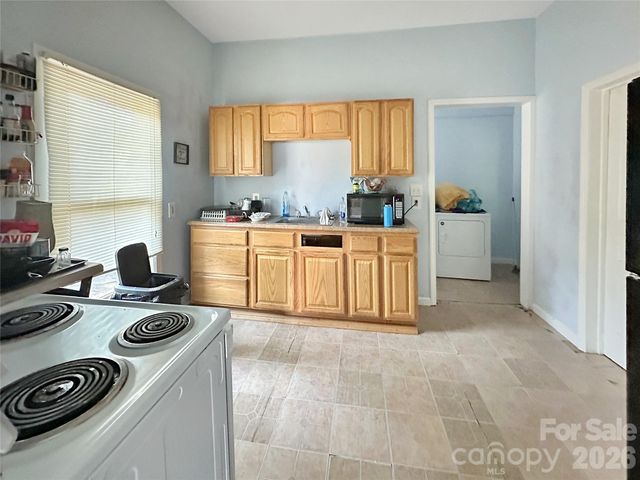 303 W B Street, Newton, NC 28658