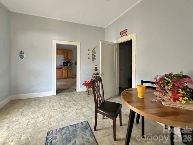 303 W B Street, Newton, NC 28658
