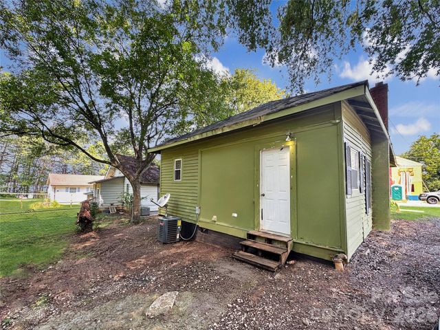 303 W B Street, Newton, NC 28658