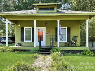 303 W B Street, Newton, NC 28658