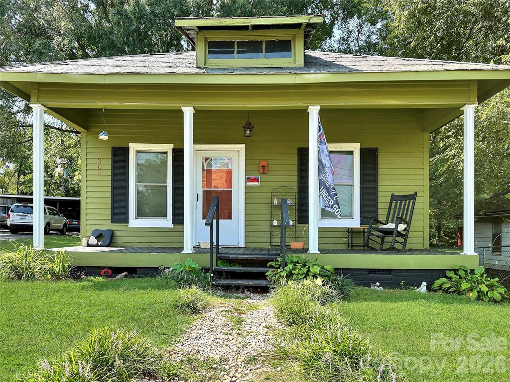 303 W B Street, Newton, NC 28658