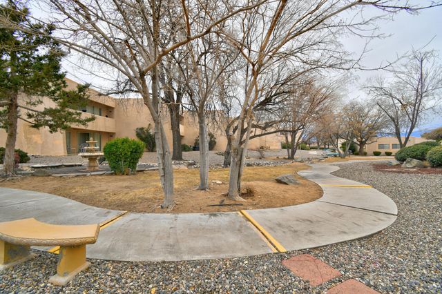 4713 COUNTRY CLUB Lane NW D-4, Albuquerque, NM 87114
