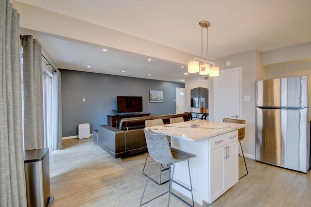 4713 COUNTRY CLUB Lane NW D-4, Albuquerque, NM 87114