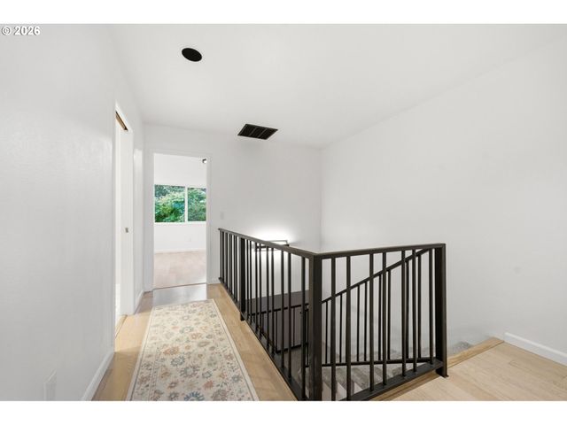 547 N HAYDEN BAY Dr, Portland, OR 97217