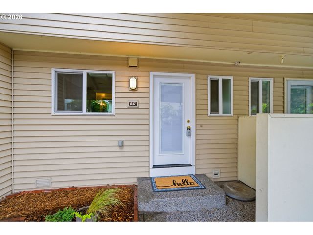 547 N HAYDEN BAY Dr, Portland, OR 97217