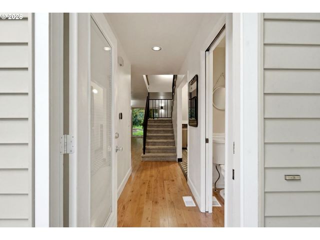 547 N HAYDEN BAY Dr, Portland, OR 97217