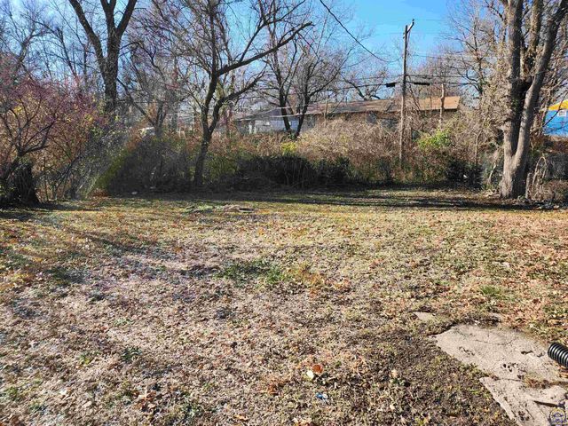 3505 SE Girard ST, Topeka, KS 66605