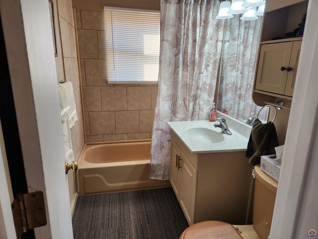 3505 SE Girard ST, Topeka, KS 66605