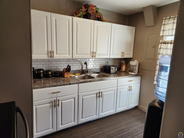 3505 SE Girard ST, Topeka, KS 66605