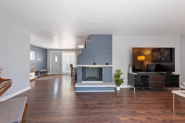 231 Webster Lane, Schaumburg, IL 60193