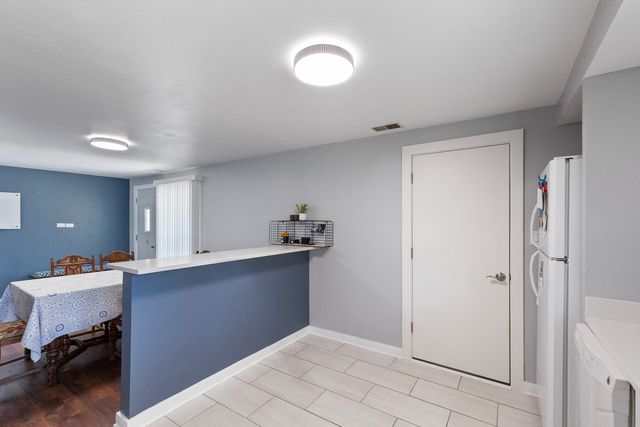 231 Webster Lane, Schaumburg, IL 60193